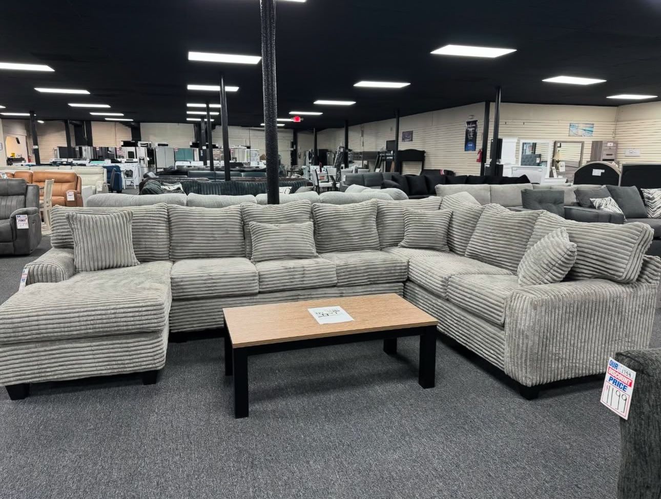 U Shape Sectional. 🚚WE DELIVER🚚