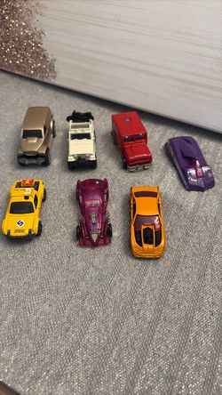 Hot Wheels Lot of 7 Die-Cast Toy Cars