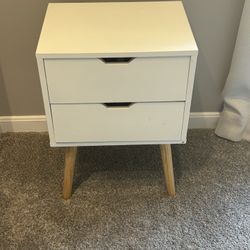 Mid-Century Modern Nightstand / Side Table 35$
