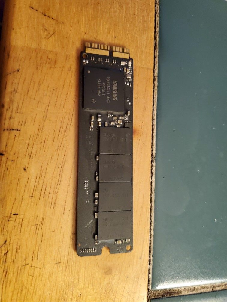 2013 Mac Book Pro HD 256g