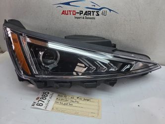 2019 - 2020 20- 21 HYUNDAI ELANTRA RIGHT HALOGEN HEADLIGHT OEM AY67865