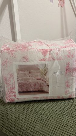 Armoire Collection Coquette Comforter Full/Queen