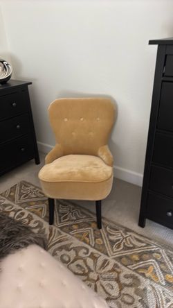 Gold Velvet Tufted Accent Chair