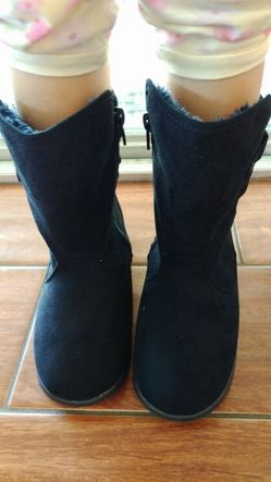 New black boots sz 1M girl or 13M