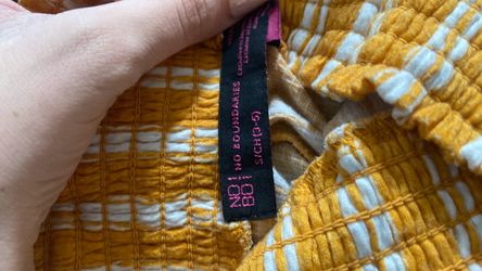 No Boundaries Smocked shorts Size Small