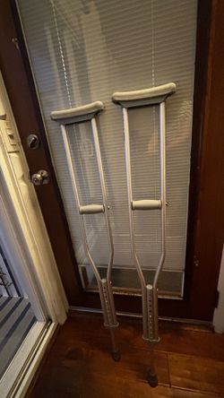Adjustable Aluminum Crutches  - FOR FREE- Good Condition