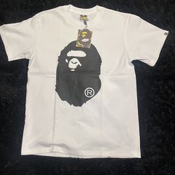 BAPE WHITE TEE SIZE M