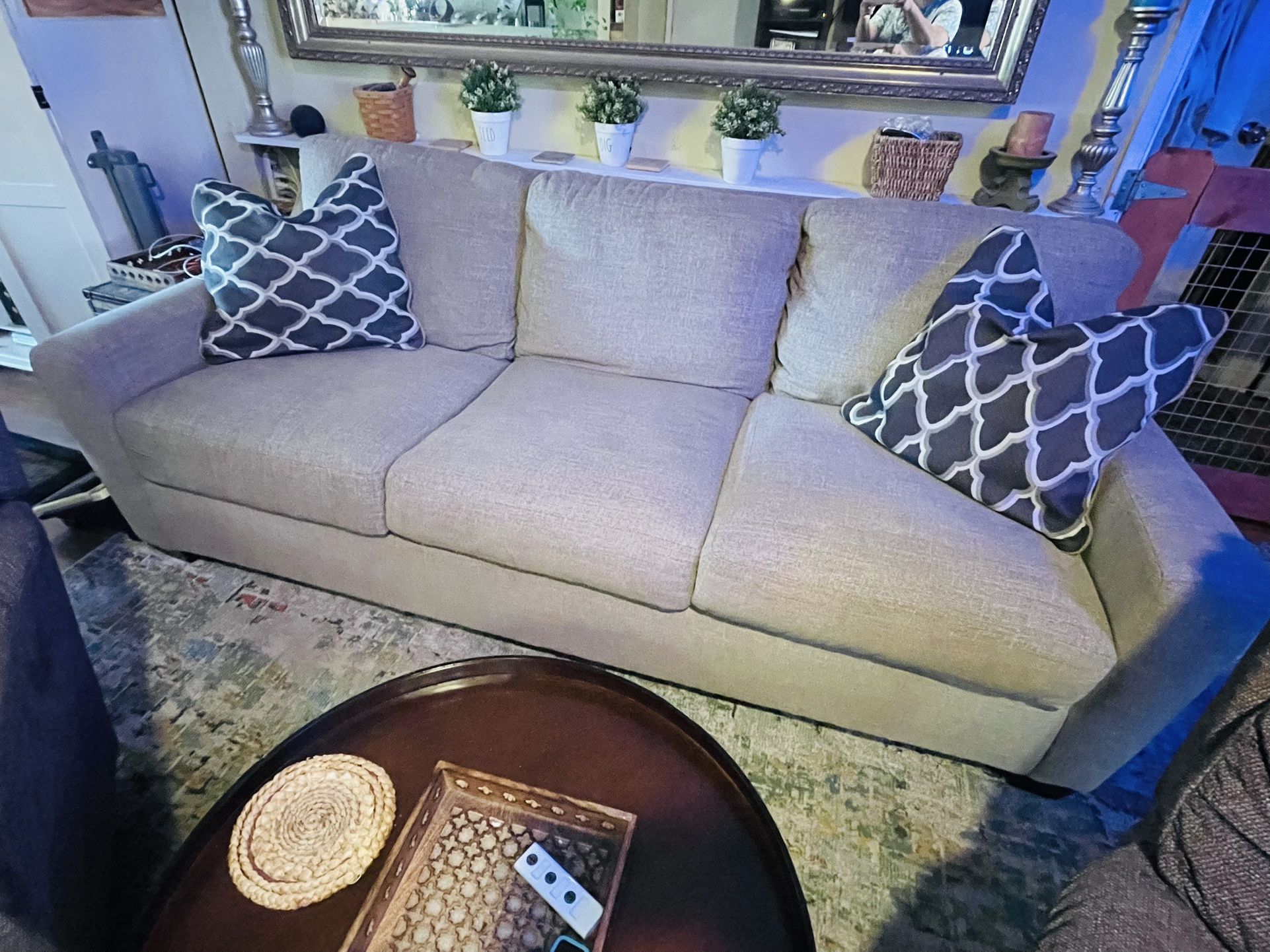 Couch Ashley Furniture