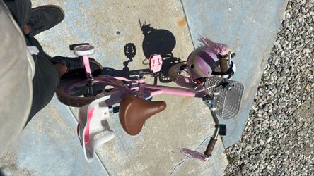 Pink little daisy kids bike