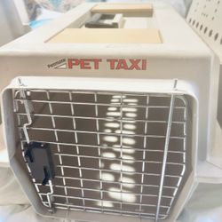 #7467 Petmate Pet taxi XS to small pet carrier