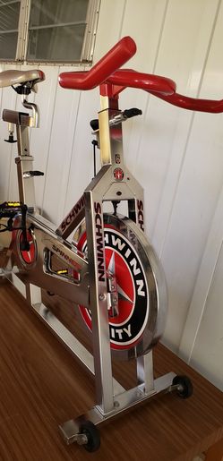 Schwinn Quality Johnny G Spinner SE Spcial Edition Exercise Bike for Sale in Las Vegas NV OfferUp