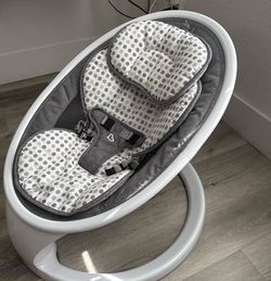 Munchkin Baby Swing – Gently Used 👶✨