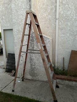 8 foot A frame ladder