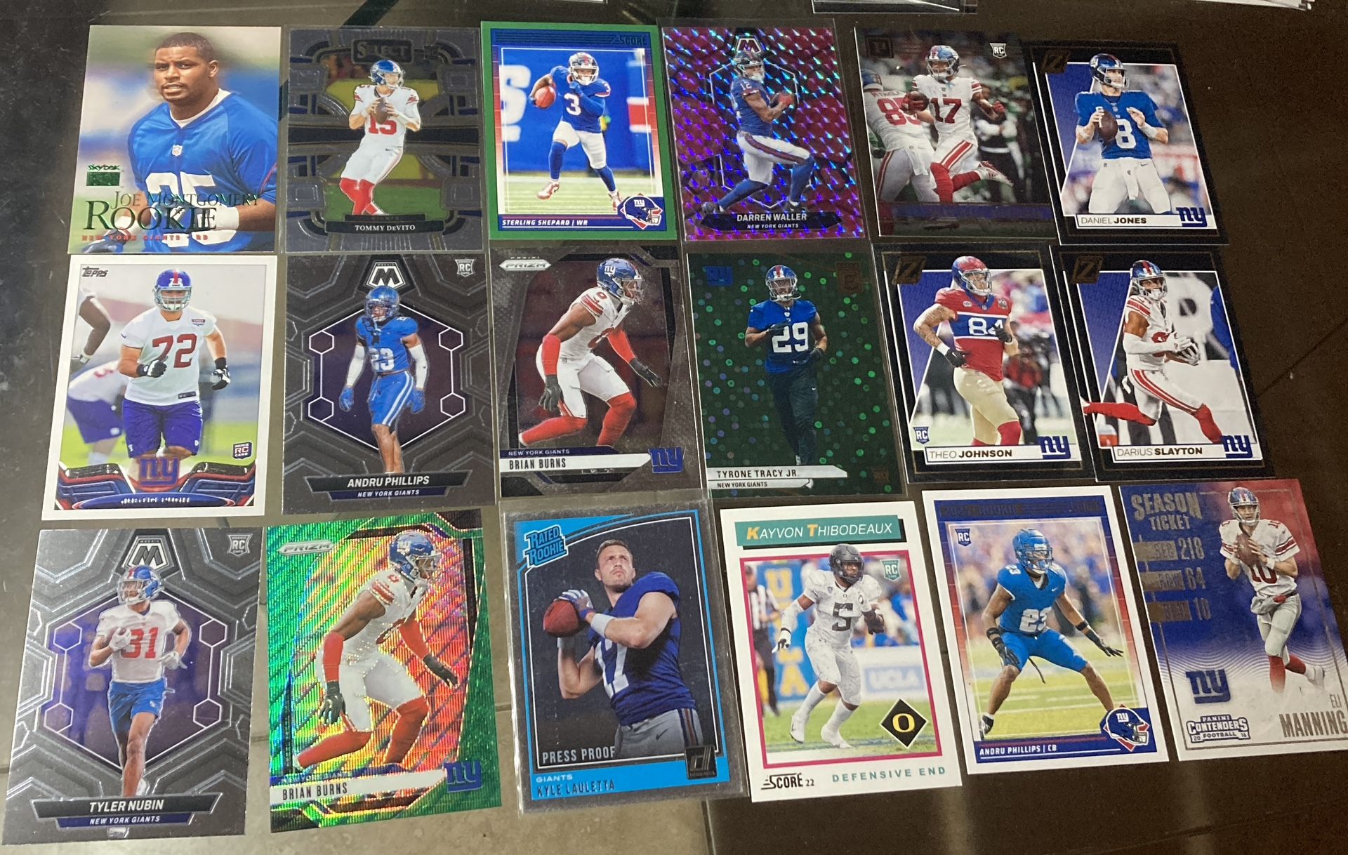 18 card New York Giants Lot Tyrone Tracy Jr. Daniel Jones Theo Johnson Rc Eli Manning 2024 Prizm Elite Chronicles Tommy Devito Sterling Shepard Darius