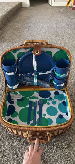 Vintage Picnic Basket