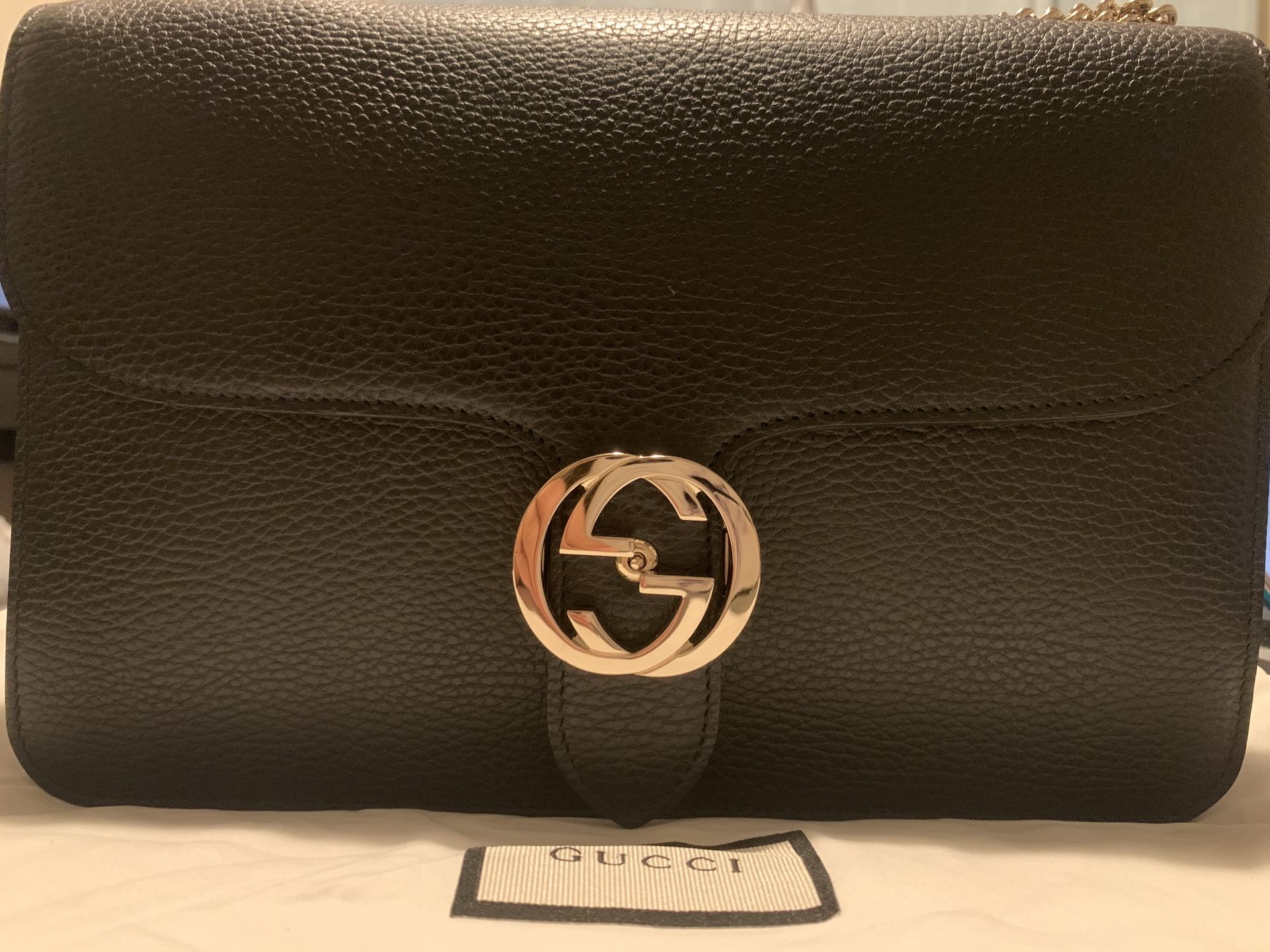 GUCCI Black Leather GG Interlocking Crossbody bag