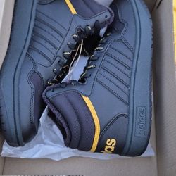 New Big Boy  Adidas  Shoes  Size 4