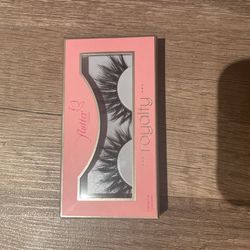Flutter Faux Lashes