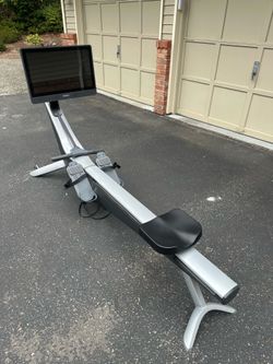Hydrow Rower with Touchscreen – Well Maintained