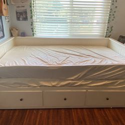 IKEA Twin Daybed Pulls Out Into A King Size Bed