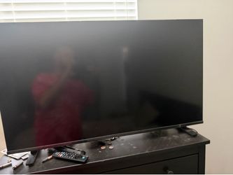 Tv for sale only 3 months old with box