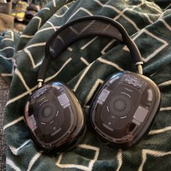 New AirPods Max Gen 2 USB-c