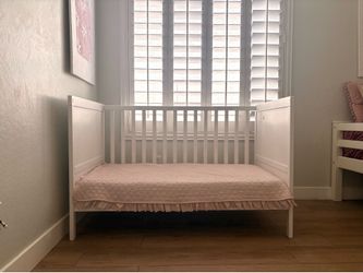 White IKEA crib / Toddler bed