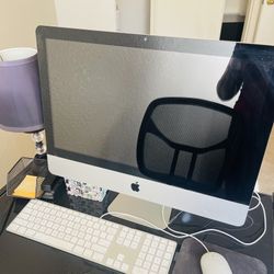 Older Model Mac Desktop. $100