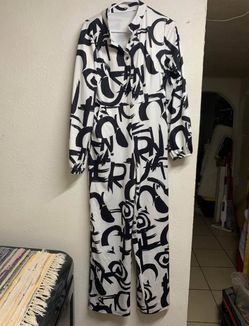 Women’s Long Sleeve Maxi Dress Long Tunic In White Fabric With A Bold Black Abstract Graphic Size Large