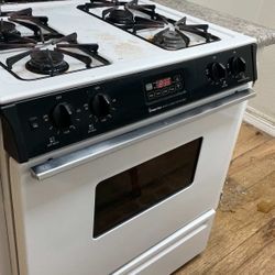 Stove Microwave & Dishwasher Set For Sale 