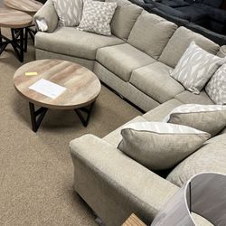 Stylish Stunning Cozy Sectional!