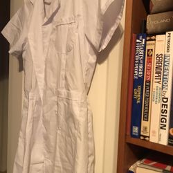 Female Large Lab Coat Short Sleeved 