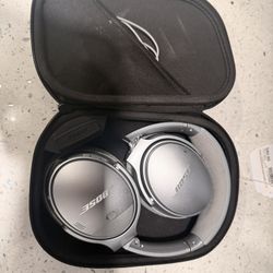 Bose Headphones QuietComfort 45 For Sale!! 