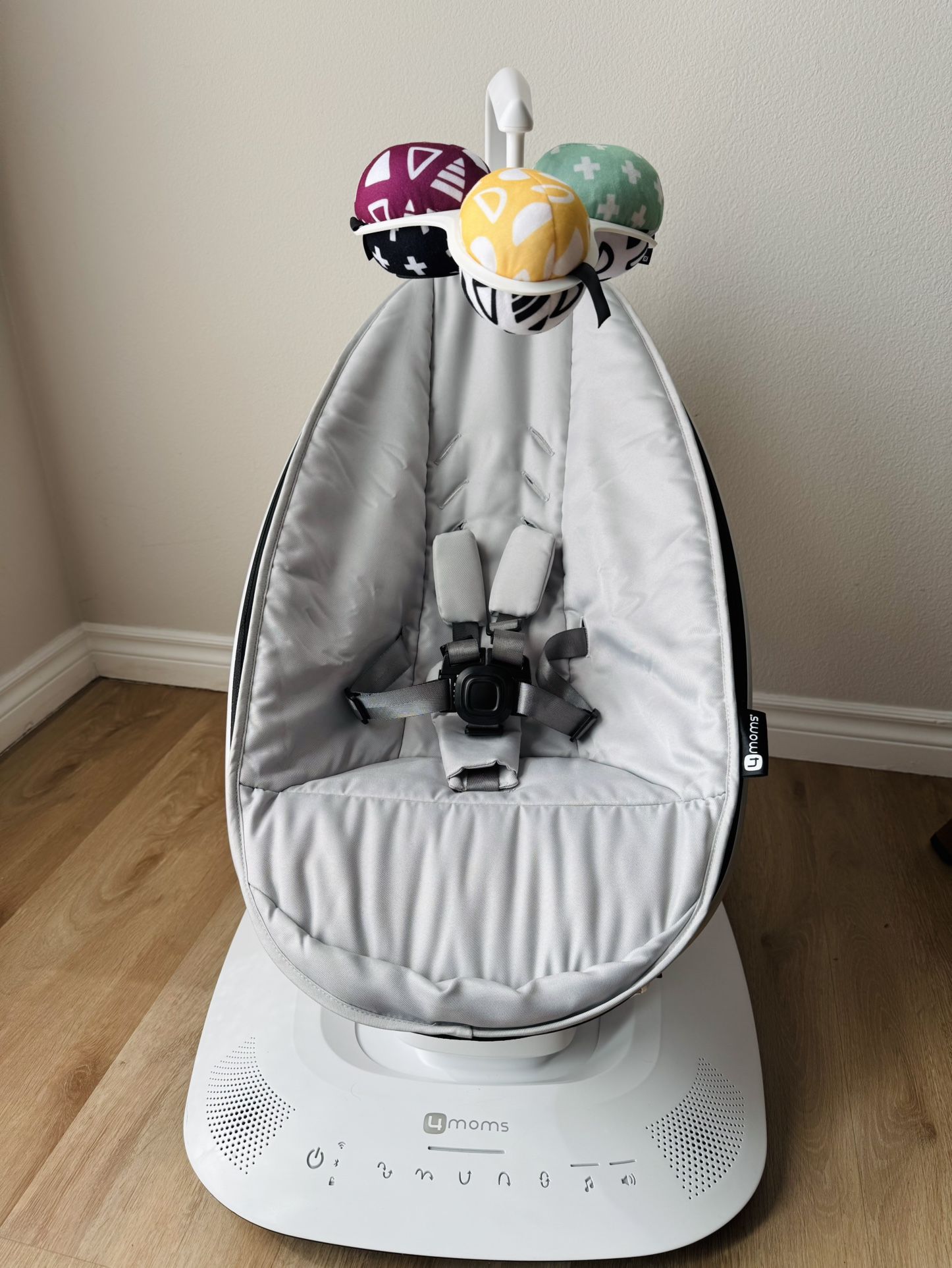 MamaRoo swing