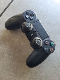 PS4 CONTROLLER - BLACK