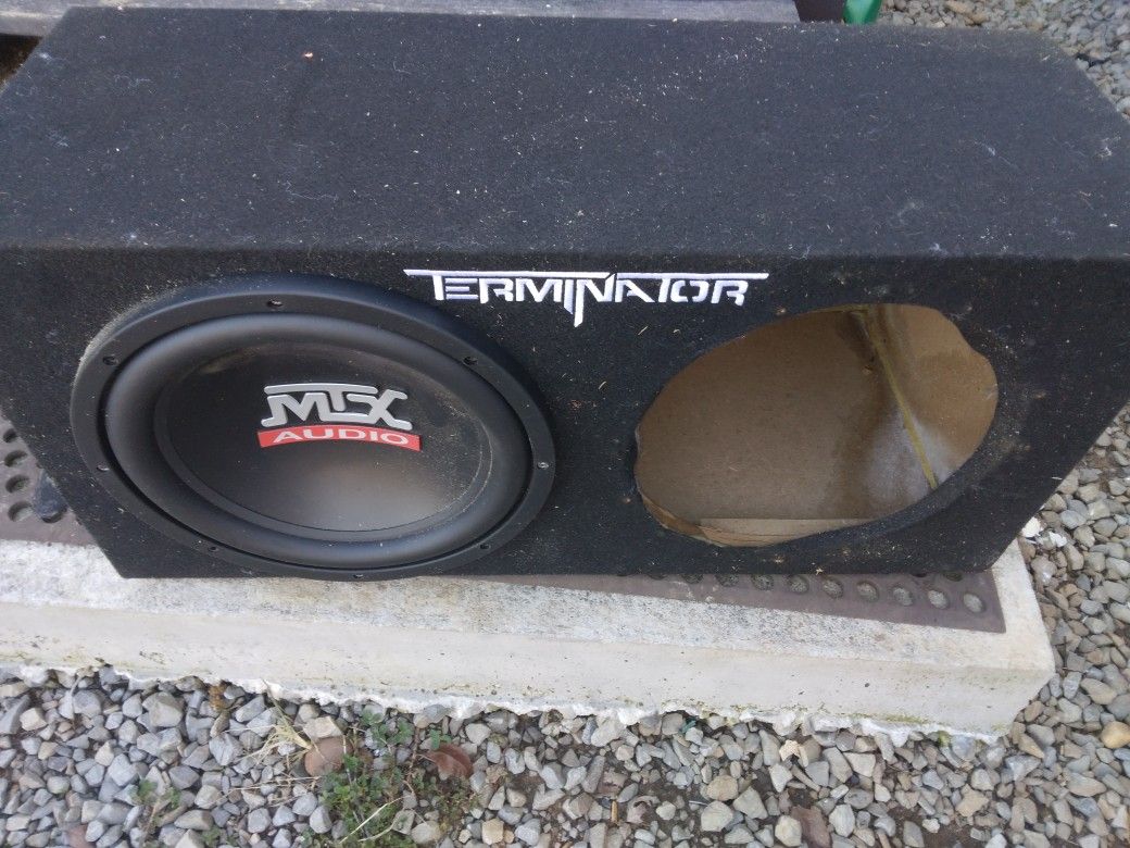 Mtx Termenater Speaker Box For 2 12in Subwoffers.