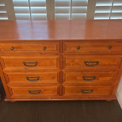 Dresser With Mirror