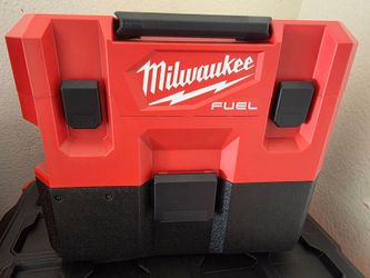 Milwaukee  M12 FUEL 12-Volt Lithium-Ion Cordless 1.6 Gal. Wet/Dry Vacuum