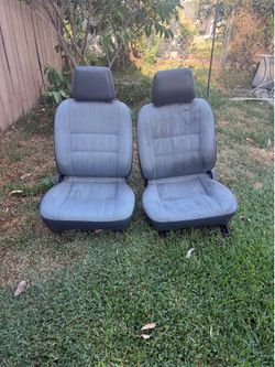 Nissan hardbody seats