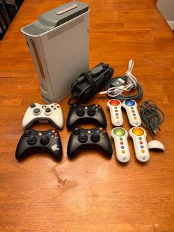 Xbox 360 Bundle - Family Pack