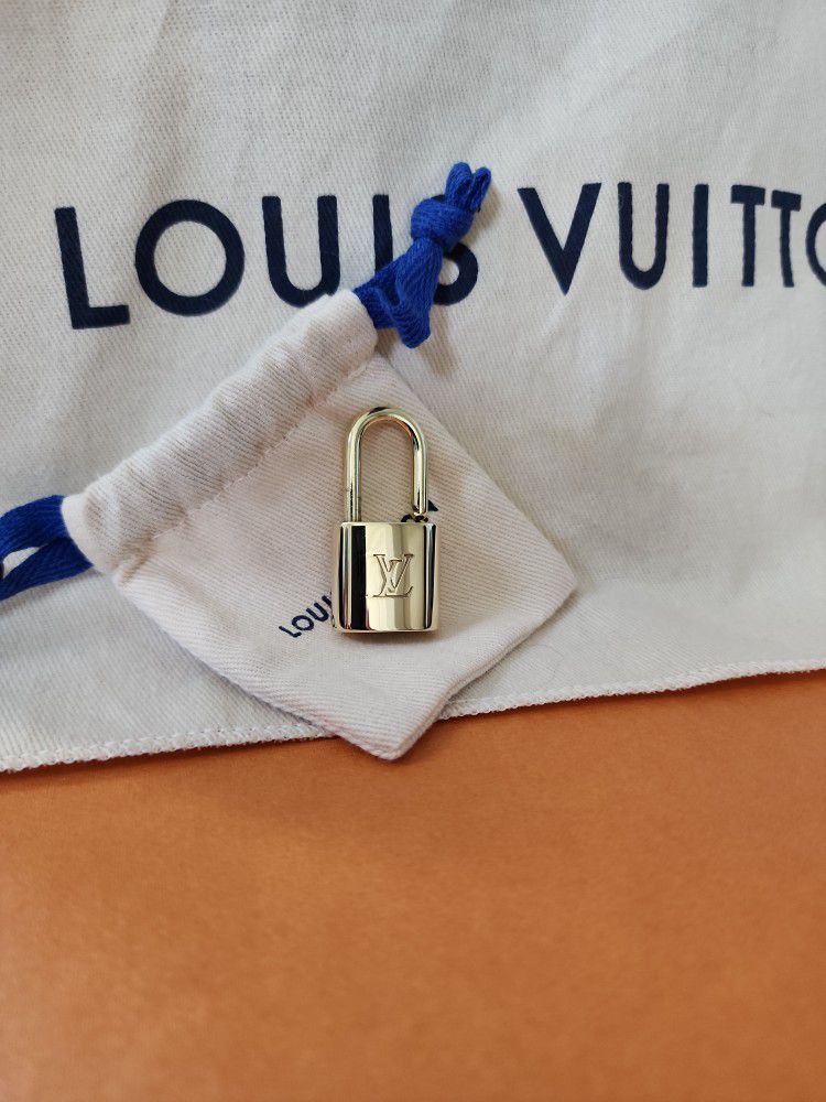 Alma BB Louis Vuitton handbag for Sale in Chicago, IL - OfferUp