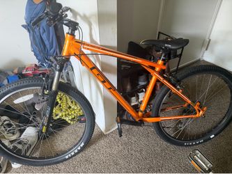 GT Avalanche Mountain Bike Orange