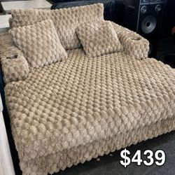 Oversized 2 Arm Chaise With Cup Holders