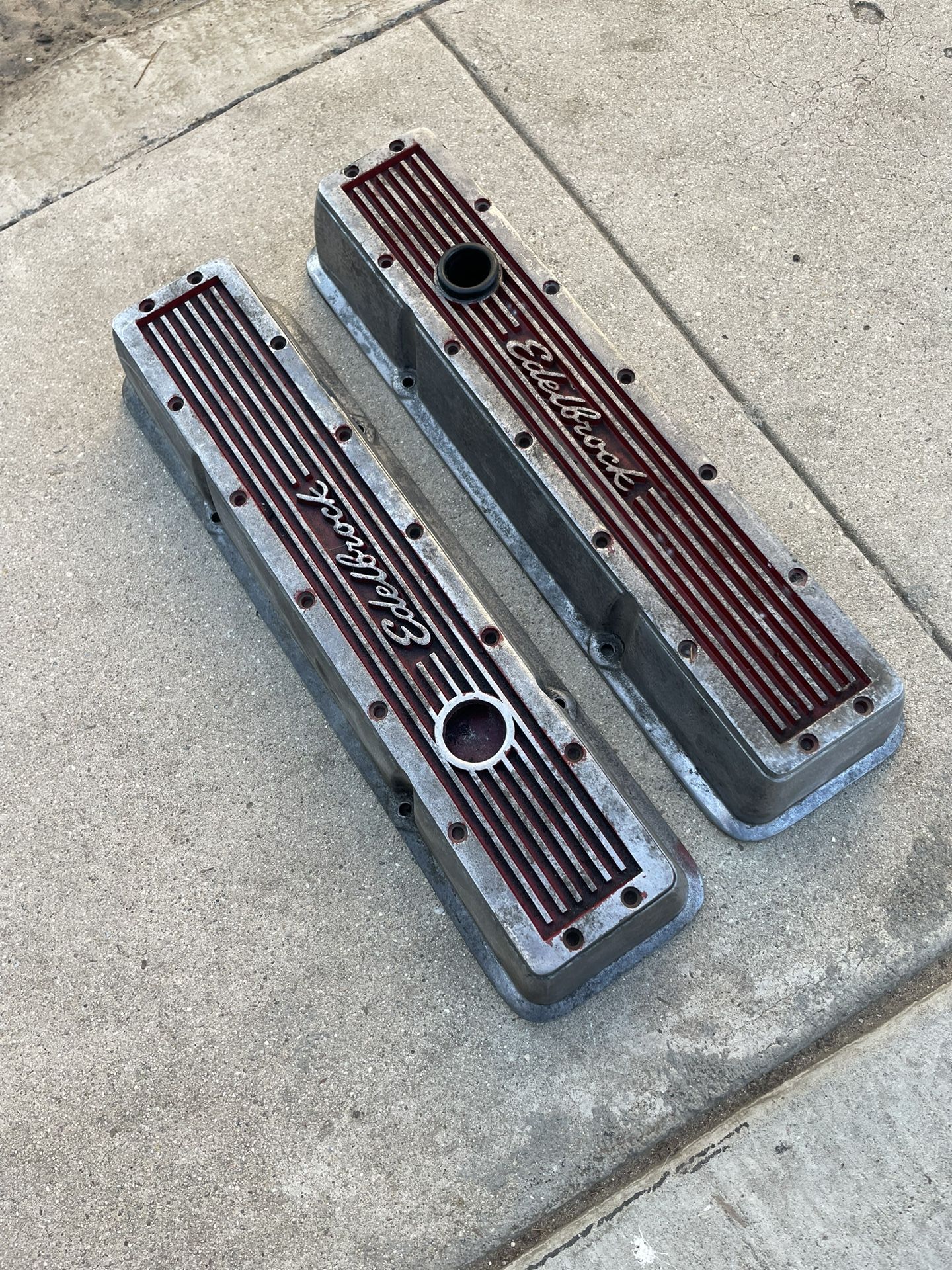 Small Block Valve Covers