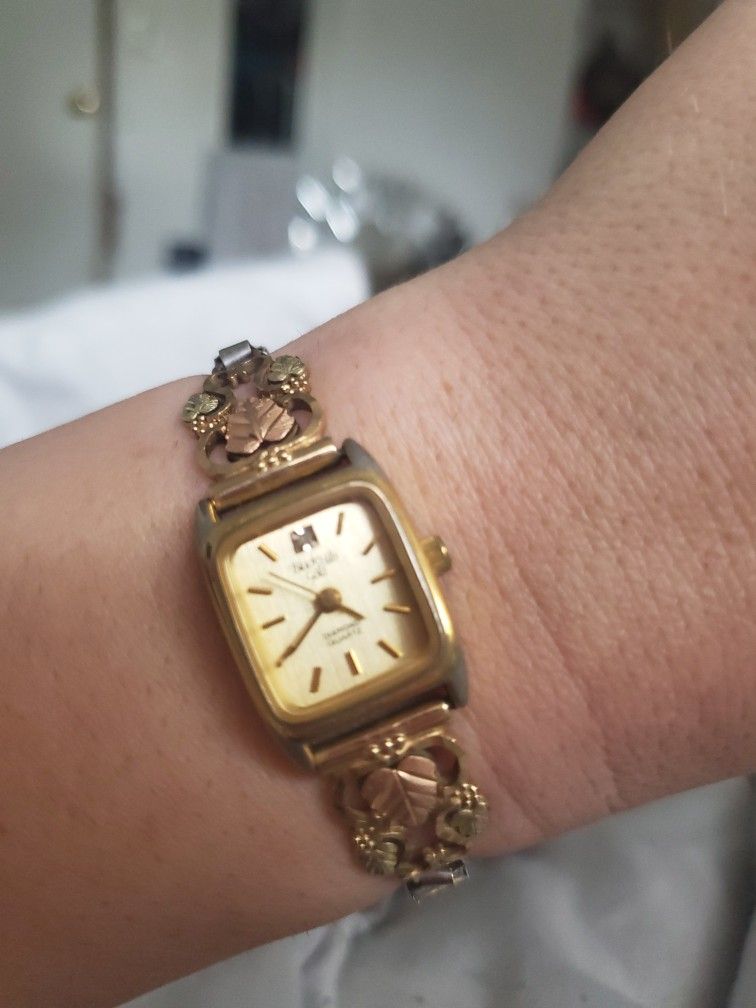 10k Black hills Gold Bracelet 