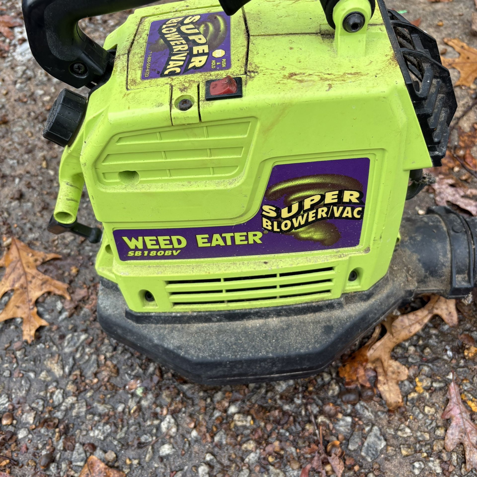 Weed Eater SB180BV Super Blower/Vac, a gas-powered leaf blower and vacuum combo
