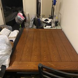 Table Almost New 