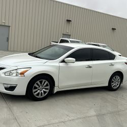 2015 Nissan Altima 25