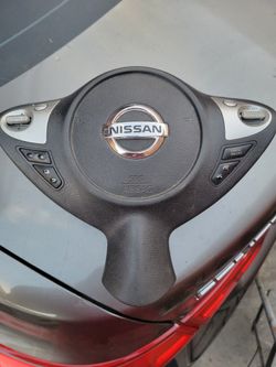 2017 Nissan Sentra steering wheel