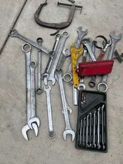 Assorted big wrenches